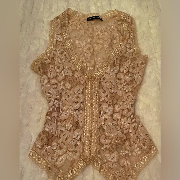 Ann Ferriday Y2K gold lace top. Semi-sheer, feminine, delicate…beautiful! - Picture 6 of 11